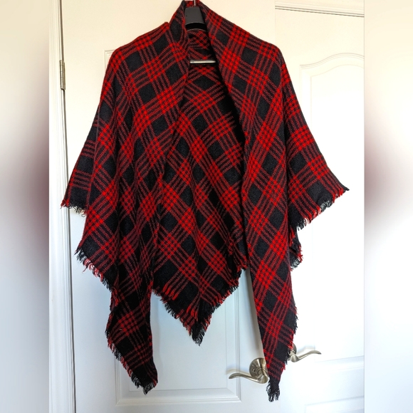 Women's Shawl - Picture 3 of 5